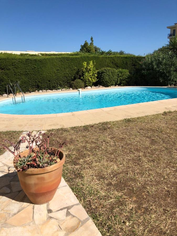 Villa C3 Arthur Rimbaub Chambre D'Hote Piscine Proche Mer Plage 600M Cagnes-sur-Mer Eksteriør billede